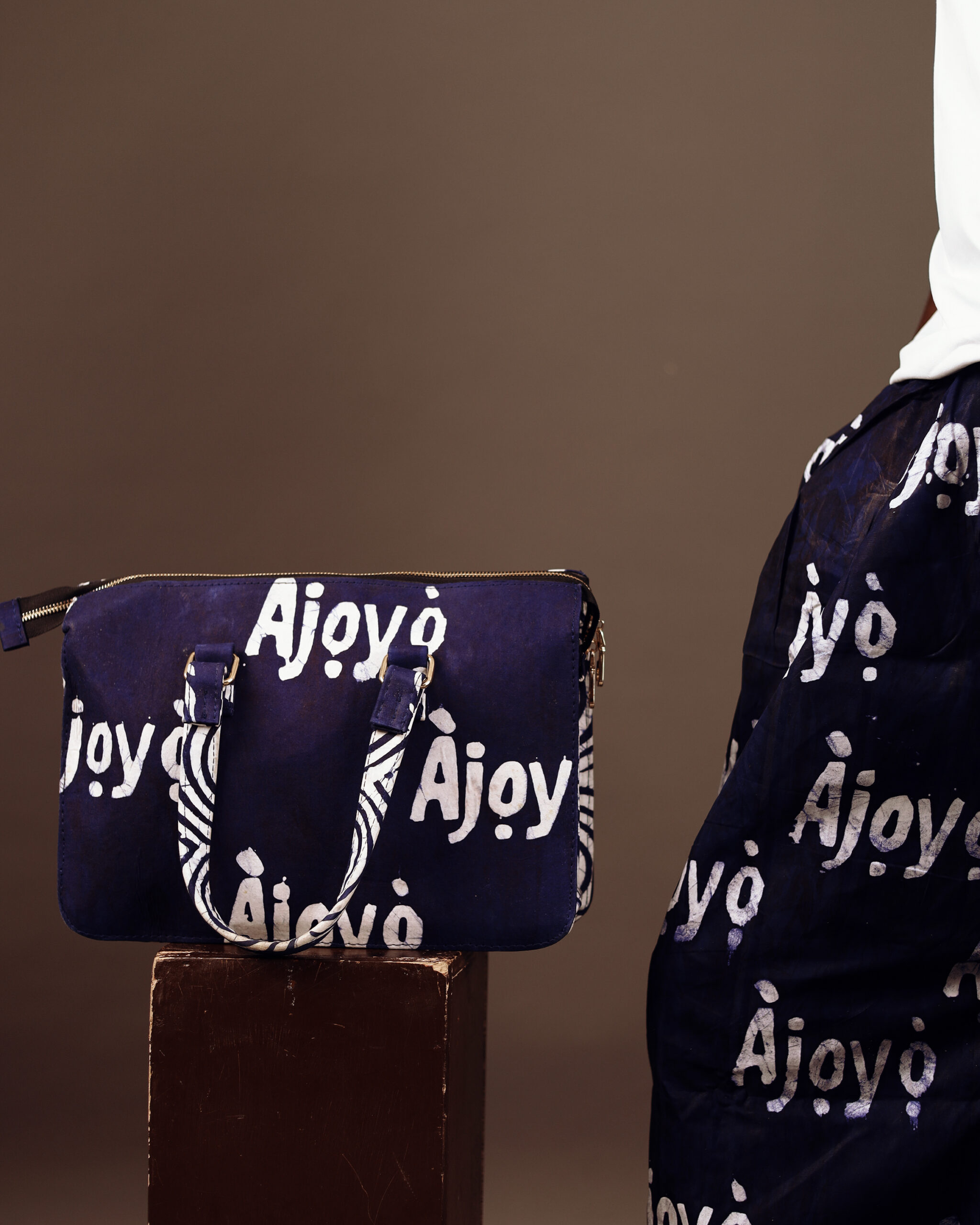 Adire Laptop Bag - Image 4